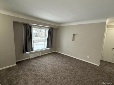 358 W Elza Ave, Hazel Park, MI 48030 - photo 4