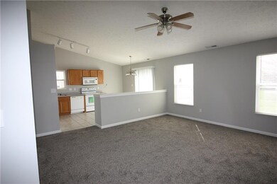 2952 Lodgepole Dr, Whiteland, IN 46184 - photo 6