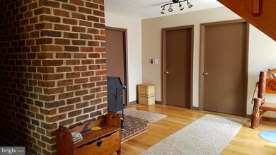 826 Pioneer Trail, Great Cacapon, WV 25422 - photo 7