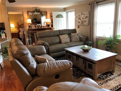 300 Meadowbrook Ct unit 18, Hendersonville, NC 28792 - photo 4