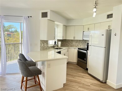 441 Quail Forest Blvd unit 308, Naples, FL 34105 - photo 3