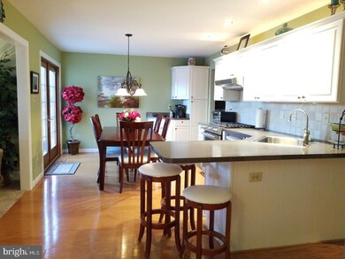 424 Locust Ct, Glassboro, NJ 08028 - photo 6