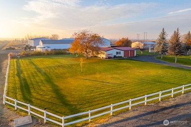 1132 NE C Rd, Moses Lake, WA 98837 - photo 5
