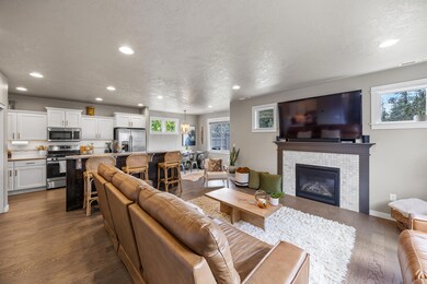 20613 SE Meadowsweet Dr, Bend, OR 97702 - photo 6