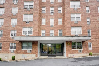 510 Midland Ave unit 3L, Yonkers, NY 10704 - photo 2
