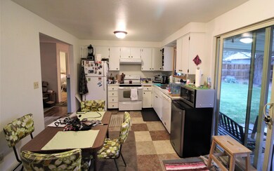 1059 Kitchen 2
