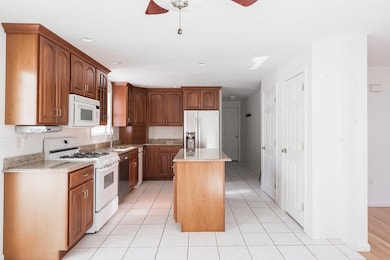 4 Locust Hill Ln, Whitman, MA 02382 - photo 3