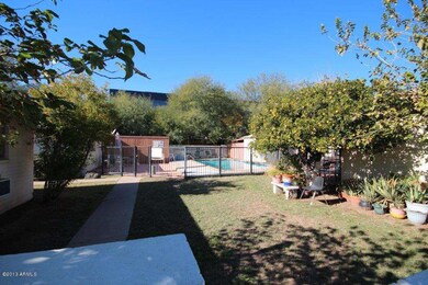 1737 E Osborn3