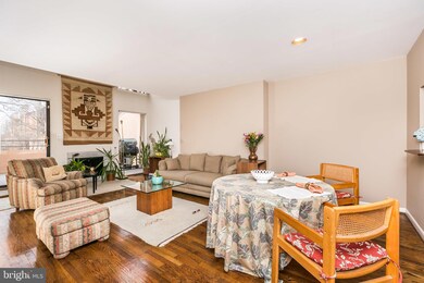 17 W Lee St, Baltimore, MD 21201 - photo 6