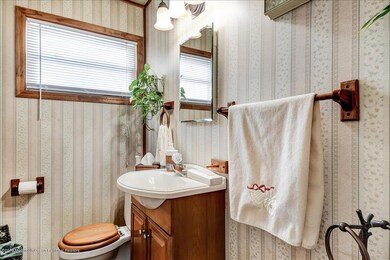 07-Half_Bath