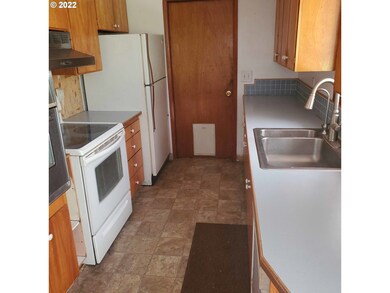 320 Barratt Blvd, Heppner, OR 97836 - photo 7