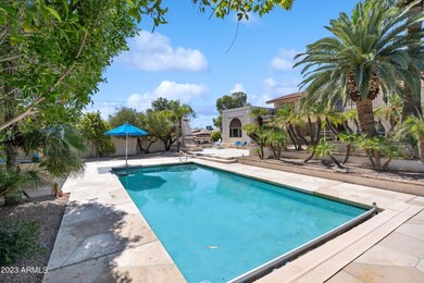 Pool w/ retractable cover