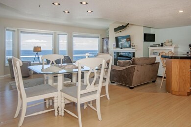 Dining Area - View 1 (1280x850)