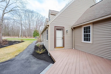 39 Balmoral Dr, Stratham, NH 03885 - photo 3