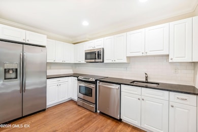 221 Weaver St unit 19C, Greenwich, CT 06831 - photo 4