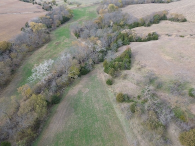 18050 Godlove Rd, Wheaton, KS 66521 - photo 7