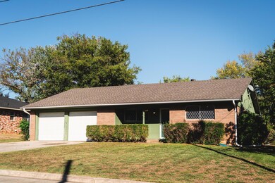 1306 Hillside Dr, Gainesville, TX 76240 - photo 2