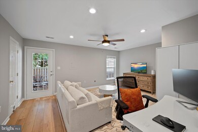 43459 Laidlow St, Chantilly, VA 20152 - photo 5