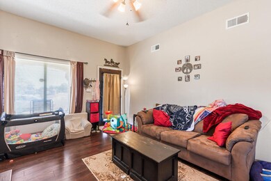 820 Desert Cactus Dr, Horizon City, TX 79928 - photo 7