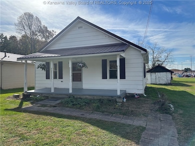 386 Maple St, Mason, WV 25260 - photo 2