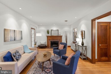 422 Pershing Dr, Silver Spring, MD 20910 - photo 3