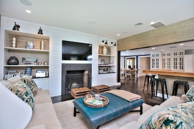 Lovely built ins