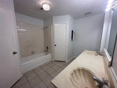 11024 Panicum Ct, Houston, TX 77086 - photo 6