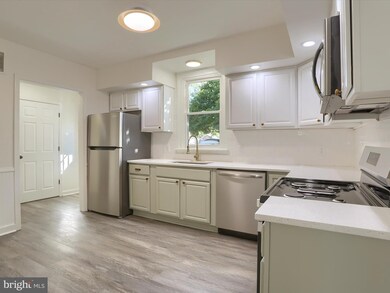 419 W Simpson St, Mechanicsburg, PA 17055 - photo 5