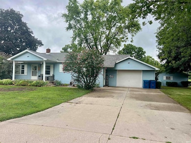 110 Clark St, Walkerton, IN 46574 - photo 4