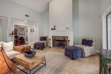 007_Living Room