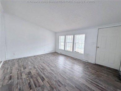 66 Red Oak Dr, Cottageville, WV 25239 - photo 6