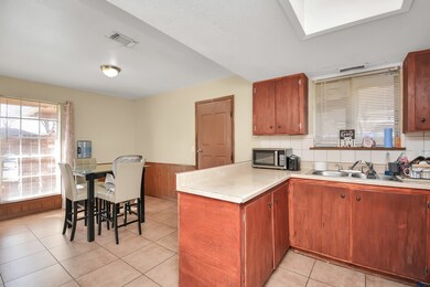 1034 Pilot Point Dr, Houston, TX 77038 - photo 7