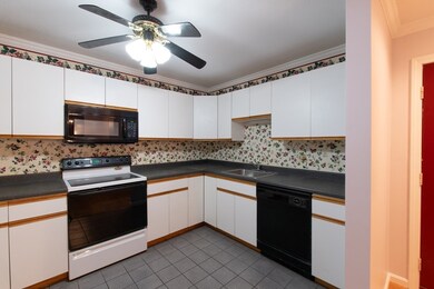 13 Dallas Dr unit 310, Dracut, MA 01826 - photo 6