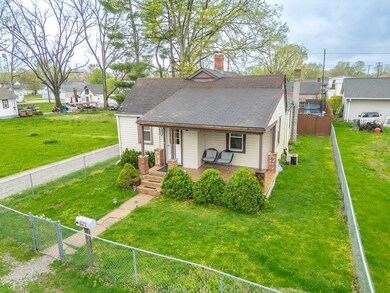 272 N Ross St, Columbus, IN 47201 - photo 3