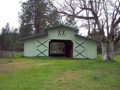 619 Hixson Rd, Grants Pass, OR 97527 - photo 6