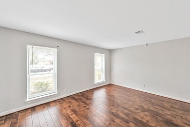 5506 Oak Trail Ln, Houston, TX 77091 - photo 4