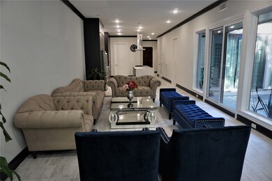 35 Legend Ln, Houston, TX 77024 - photo 2