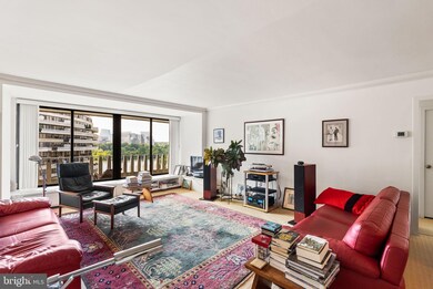 Watergate East Residences unit 903-S, Washington, DC 20037 - photo 6