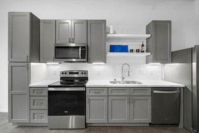 1103 Dumble St unit b, Houston, TX 77023 - photo 2