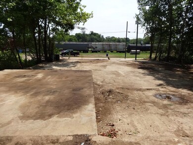 300 Bremond, Nacogdoches, TX 75964 - photo 2