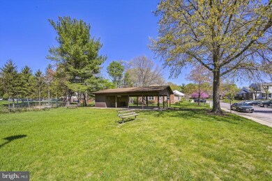 14914 Laurel Oaks Ln, Laurel, MD 20707 - photo 2