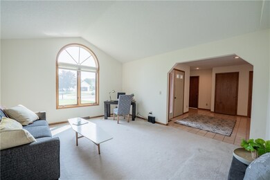 3502 Parkside Cir W, Eau Claire, WI 54701 - photo 5