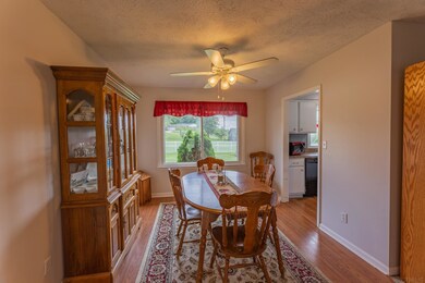 9933 Beeler Dr, Newburgh, IN 47630 - photo 6