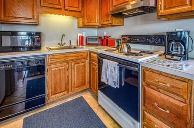 47 E Chop Dr unit 3, Oak Bluffs, MA 02568 - photo 6