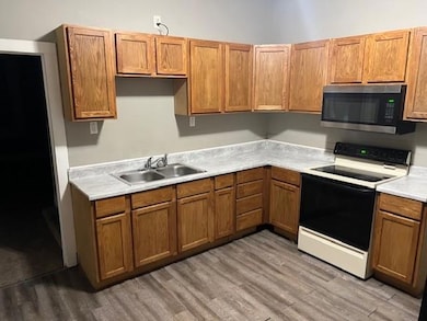 3221 Mitchell Ave, Saint Joseph, MO 64507 - photo 4