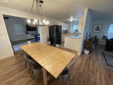 1310 N College St, Newberg, OR 97132 - photo 6