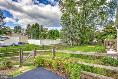 488 Snyder Rd, Reading, PA 19605 - photo 4