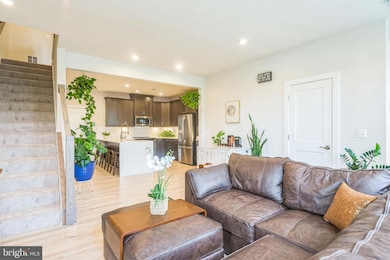 20306 Newfoundland Square, Ashburn, VA 20147 - photo 3