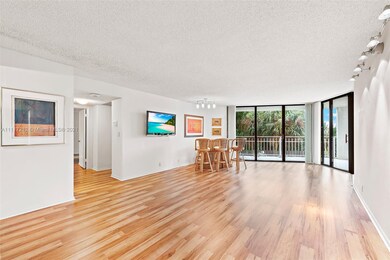 BEAUTIFUL WOOD FLOORS THROUGHOUT