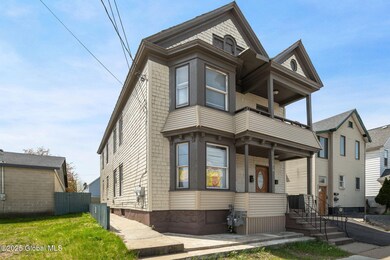 2-1218AlbanySt_02